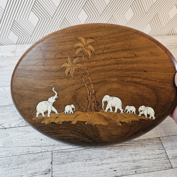 VTG INLAID WOOD PLAQUE PICTURE WALL ART WITH INLAY BONE ELEPHANTS 12" x 9" - Picture 5 of 12